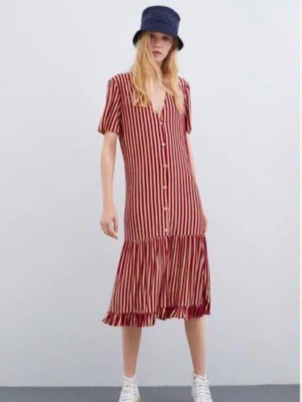 NWT ZARA Beige RED V-Neck STRIPED Dress RUFFLES Size Large short sleeve